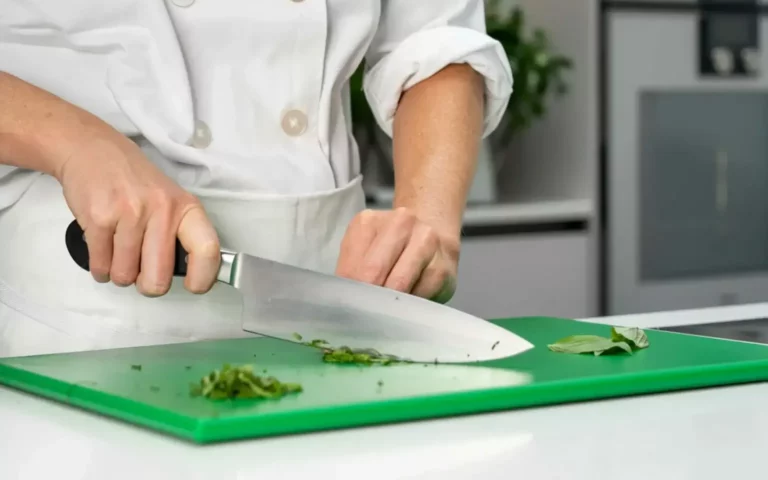 knife-skills-fruit-veg-and-herbs-1-e1698840973469-1536x993-1